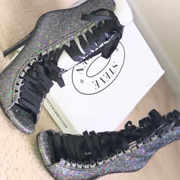 (Worn once) - Steve Madden Glitter lace-up Bootie - Picture 5 of 5